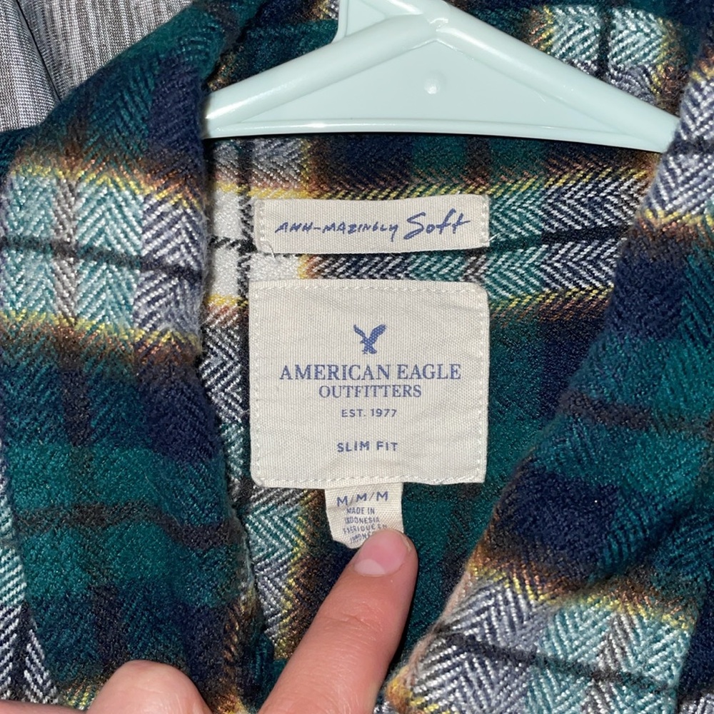 Women’s flannel - Picture 2 of 2